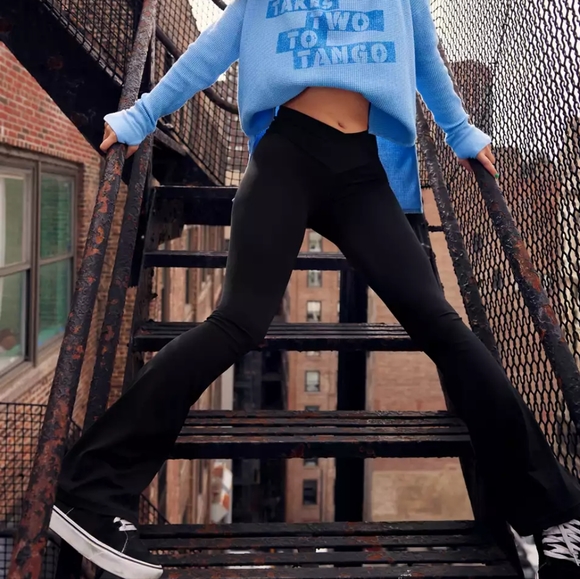 aerie Pants - OFFLINE By Aerie Real Me High Waisted Crossover Flare Legging size L